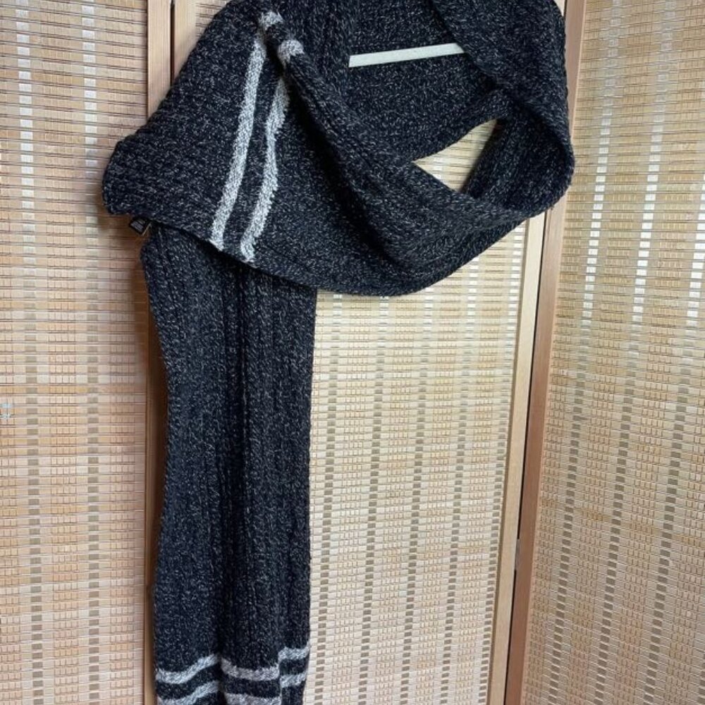 Banana Republic Marled Knit Scarf - Black with Gray Stripes